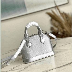 Meet your Posher, Beatrice